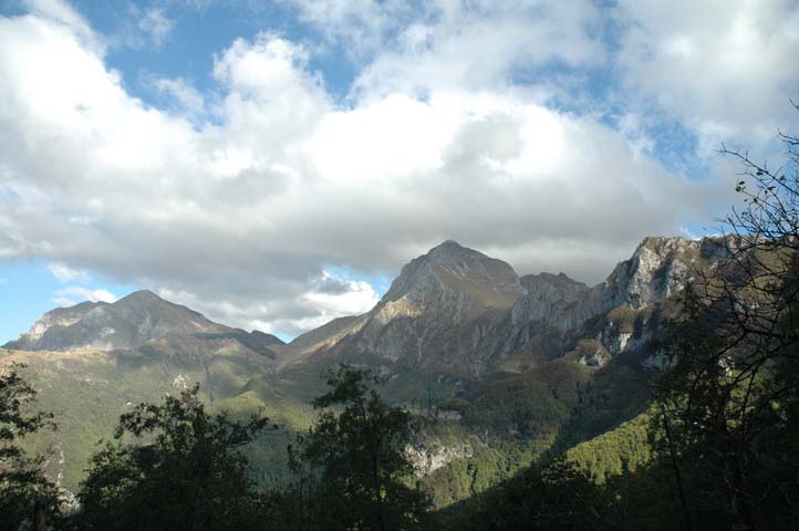 Uno sguardo sulle Alpi Apuane